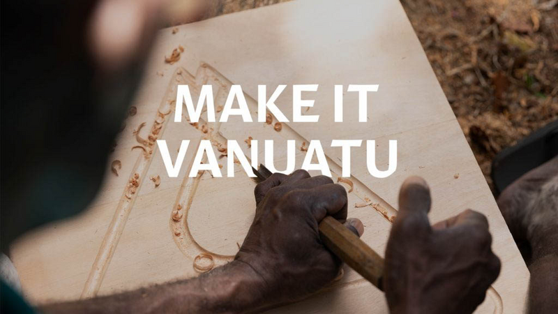 A ni-vanuatu man is sculpting, Vanuatu Market Day, Efate island, Shefa Province, Vanuatu. Photo: Vanuatu Tourism Office