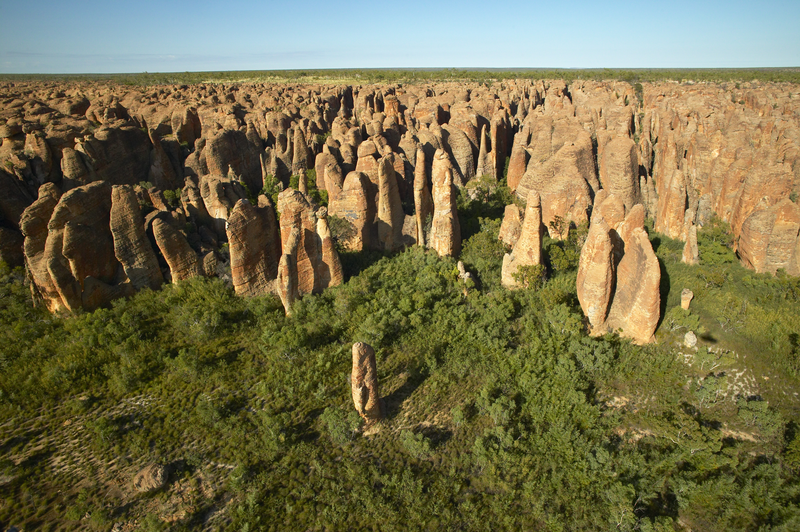 「A Panoramic Journey through Australia:P A Panoramic Journey Through Australia book by Peter Lik